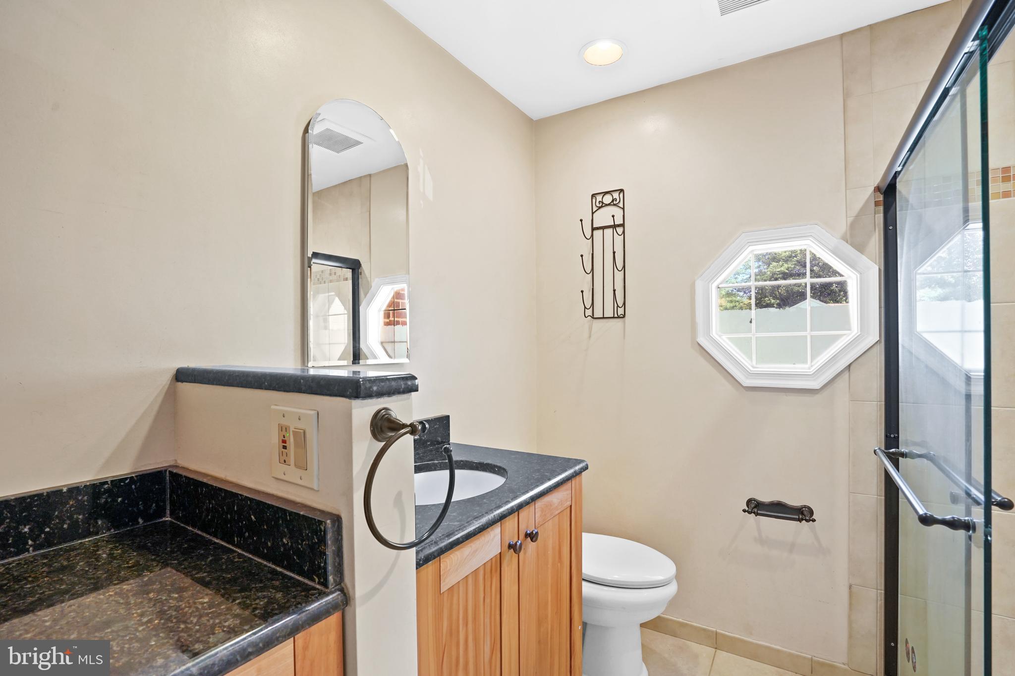 INVERNESS KNOLLS - Residential Lease