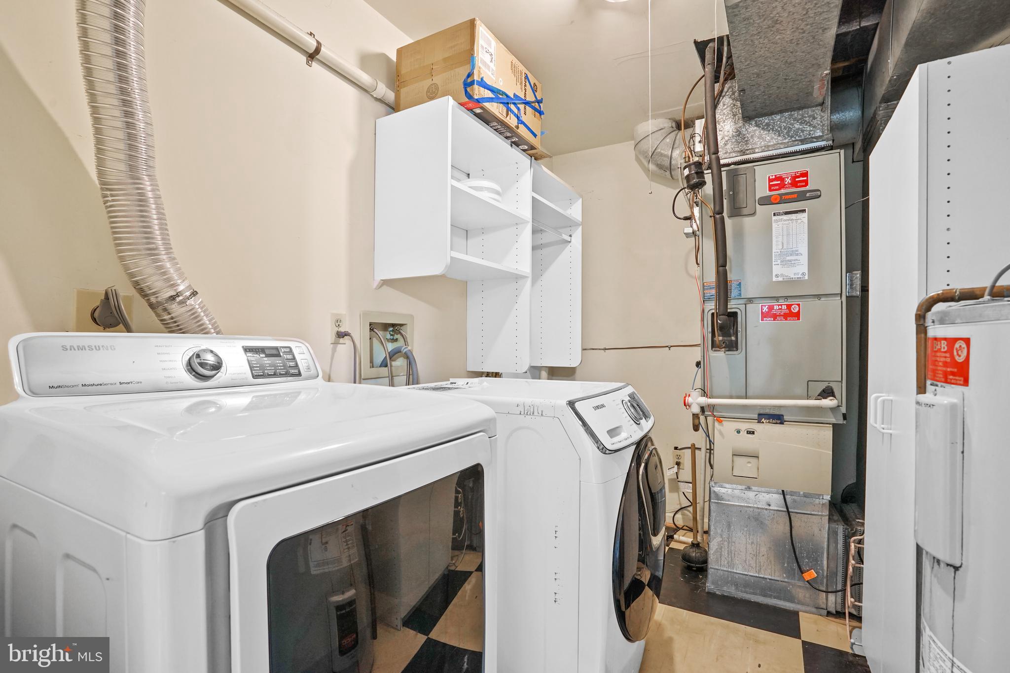 INVERNESS KNOLLS - Residential Lease