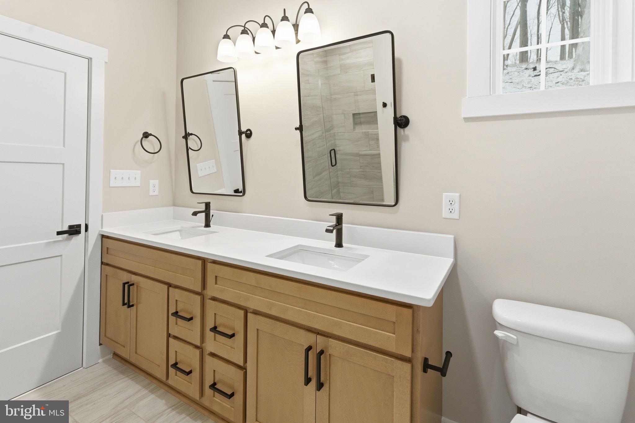 LAKE FOREST ESTATES - Residential