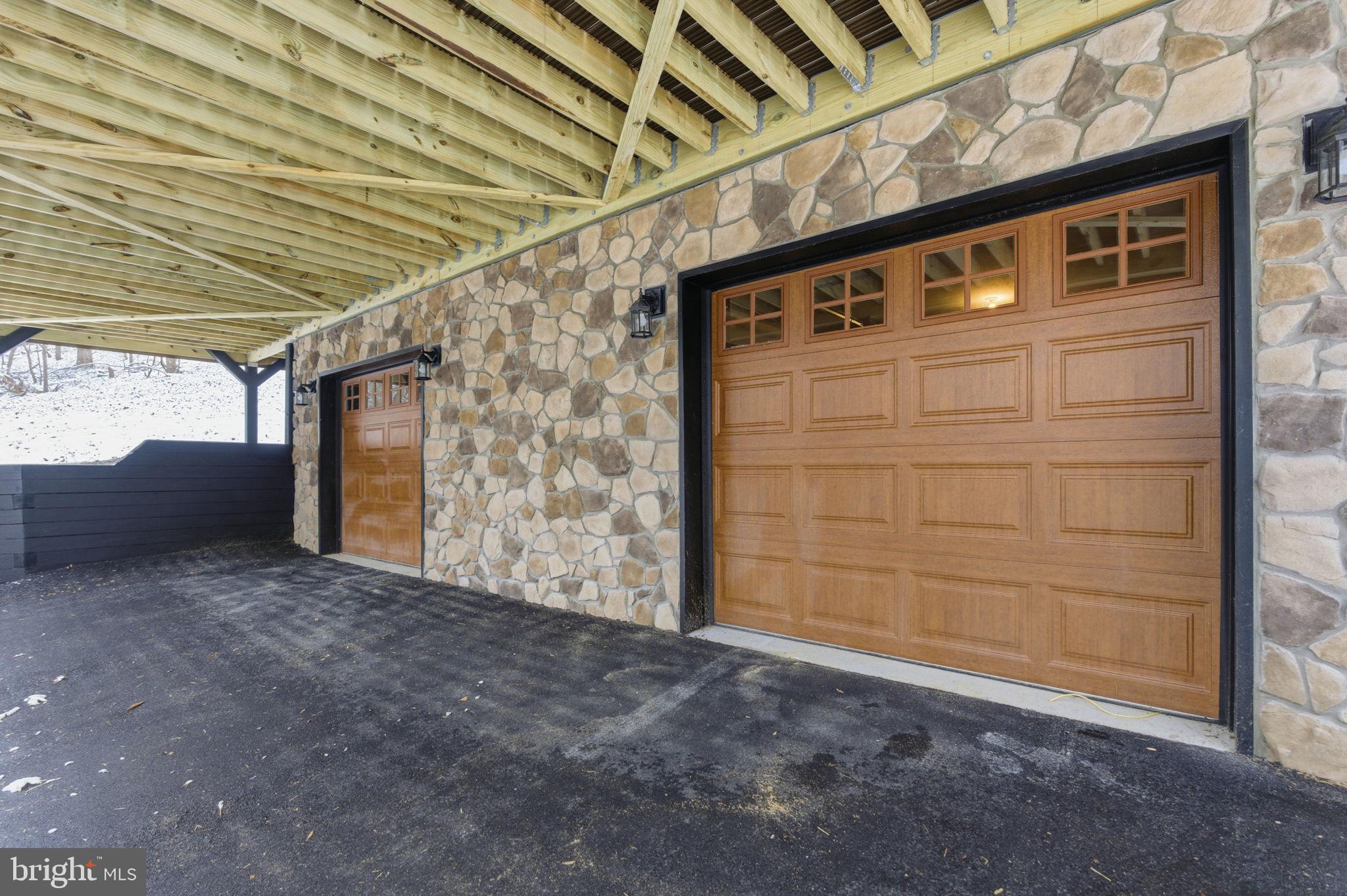 LAKE FOREST ESTATES - Residential