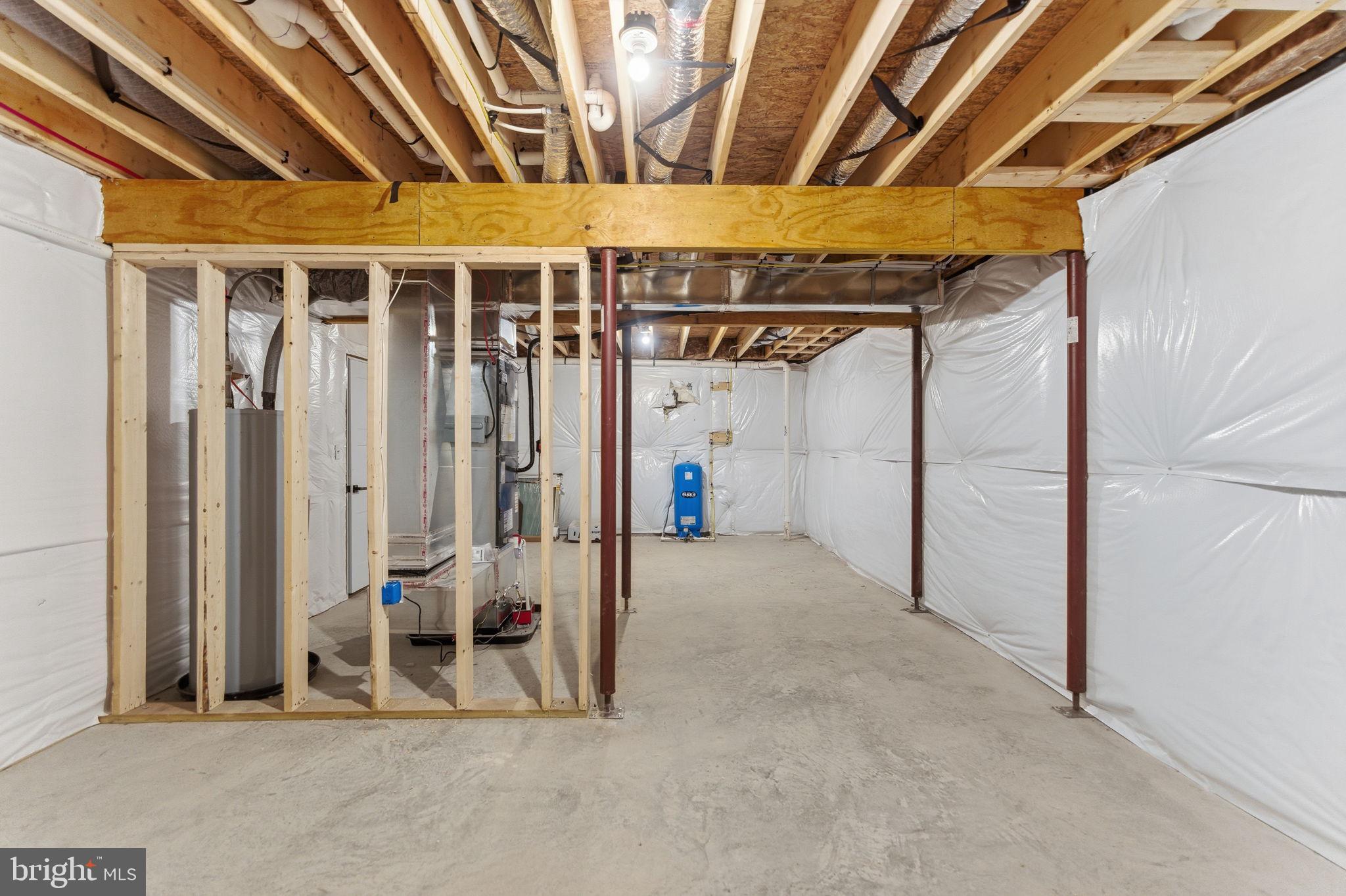 LAKE FOREST ESTATES - Residential