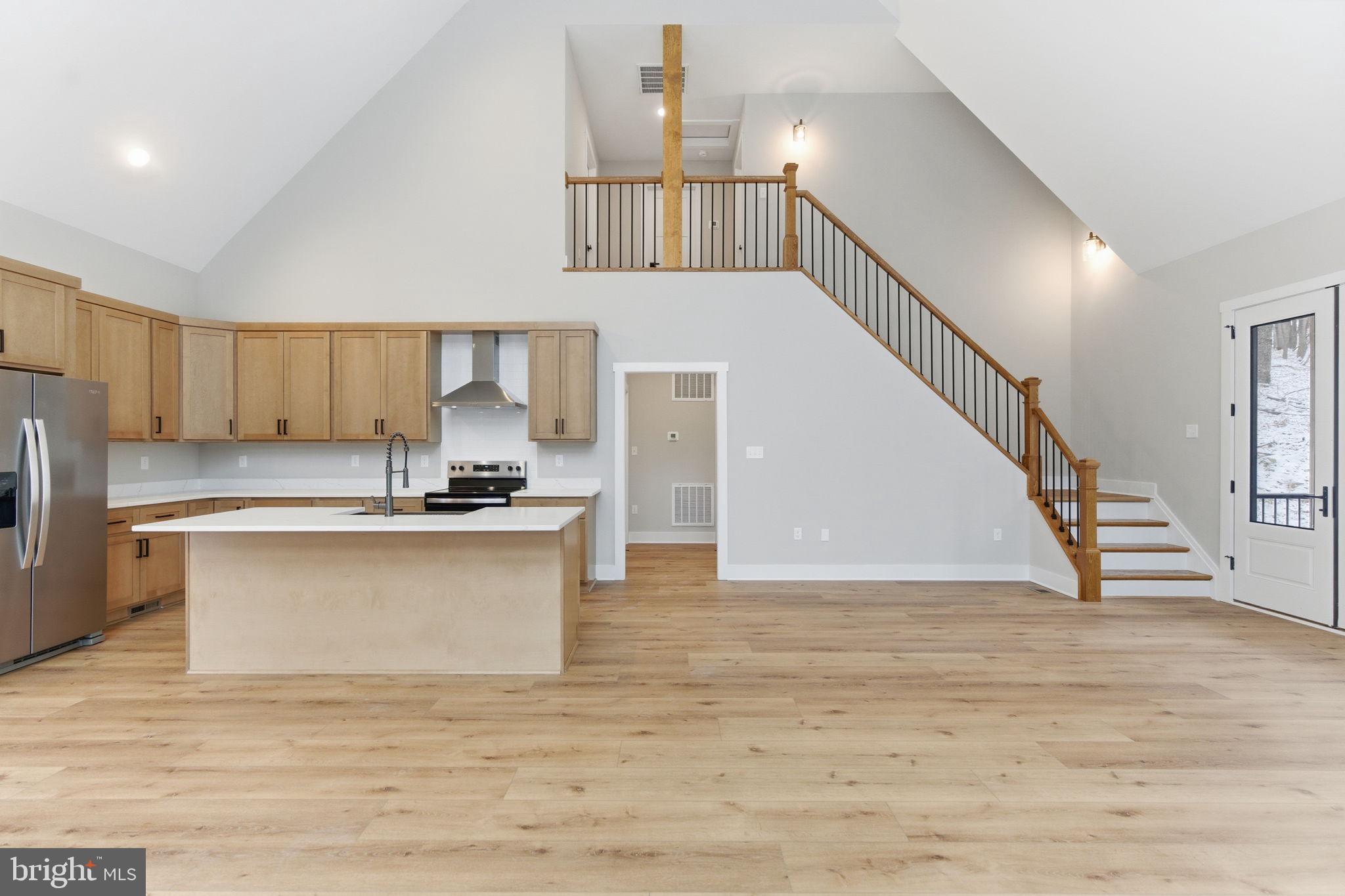 LAKE FOREST ESTATES - Residential