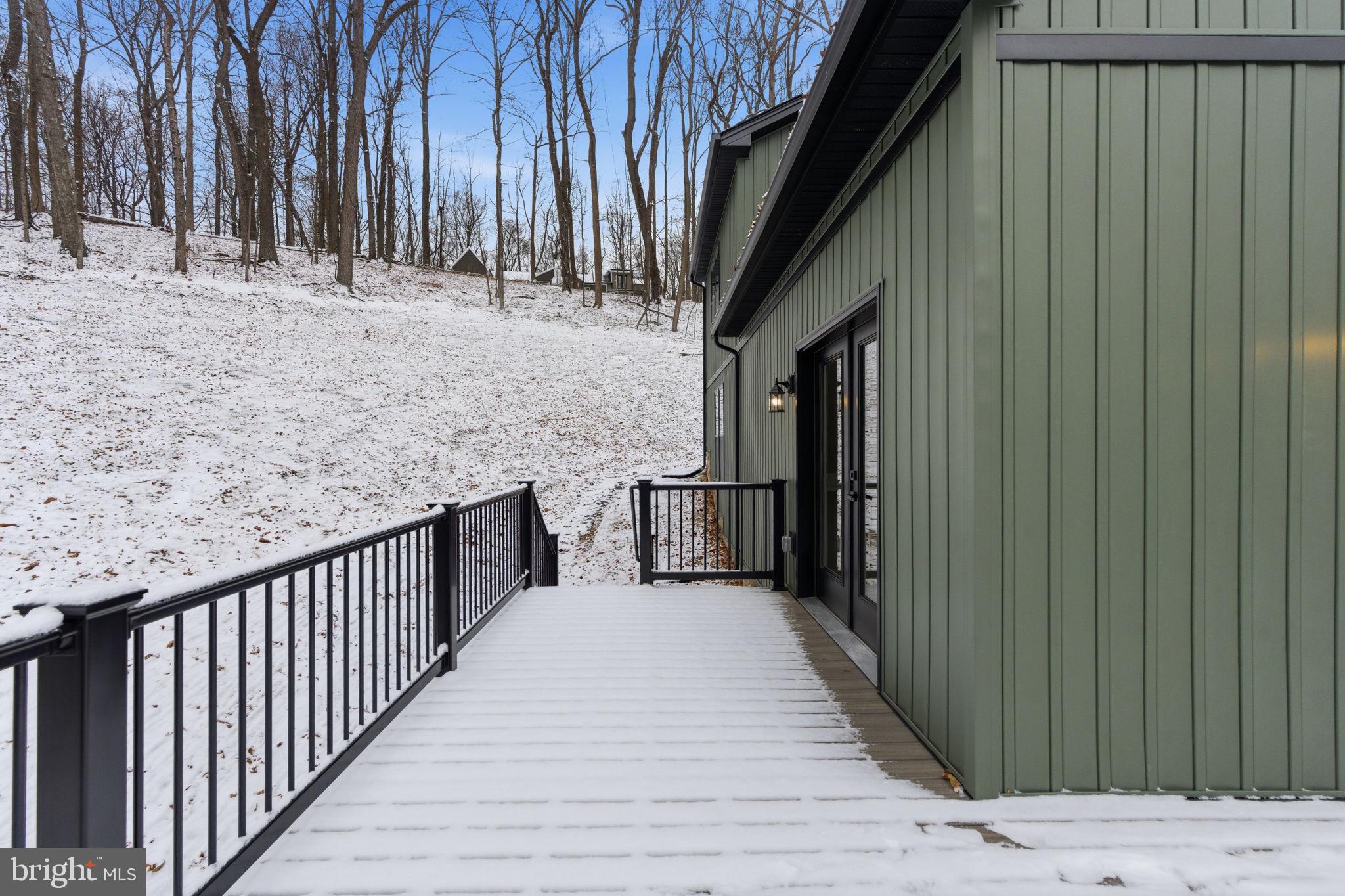 LAKE FOREST ESTATES - Residential