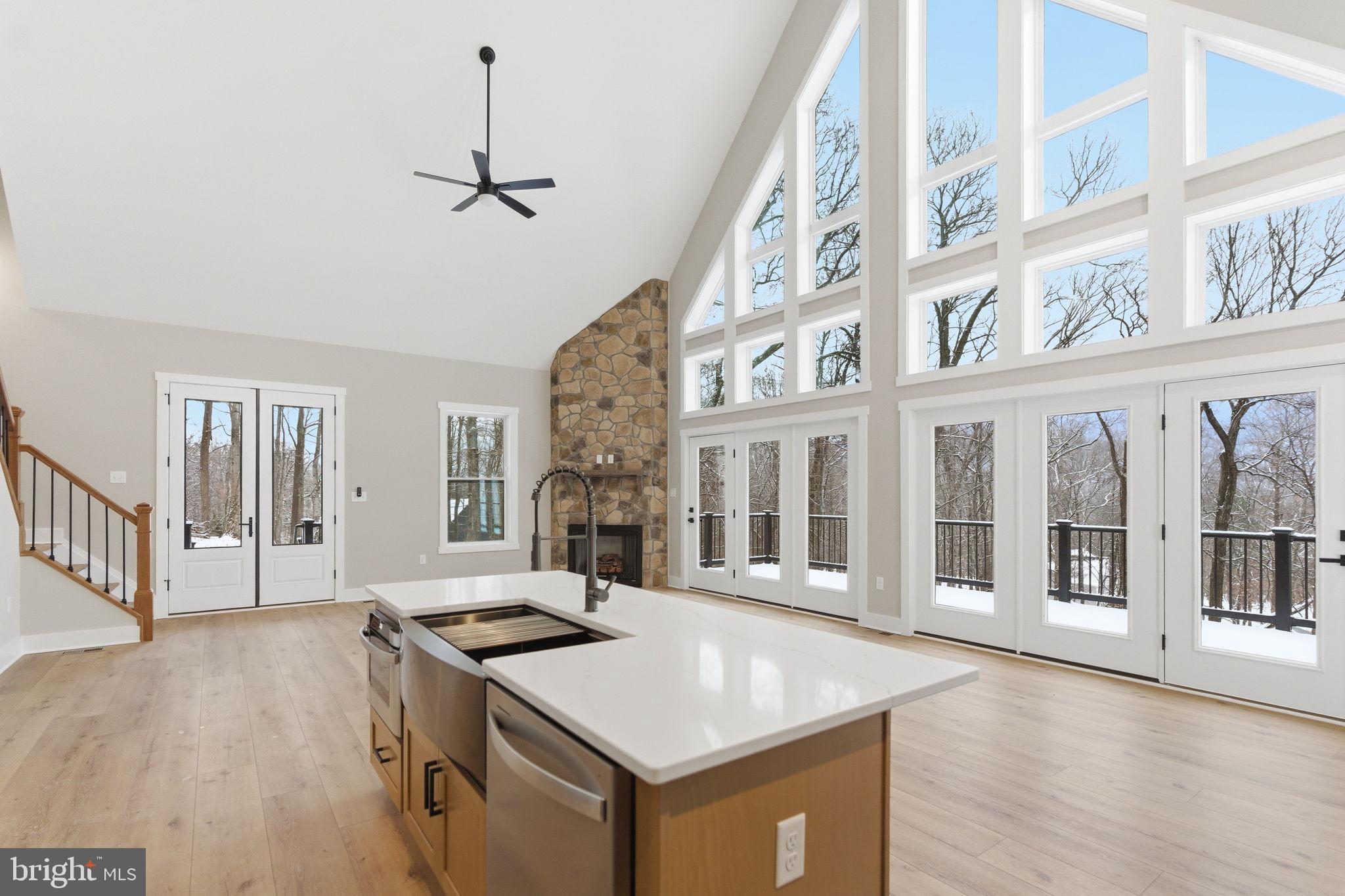 LAKE FOREST ESTATES - Residential