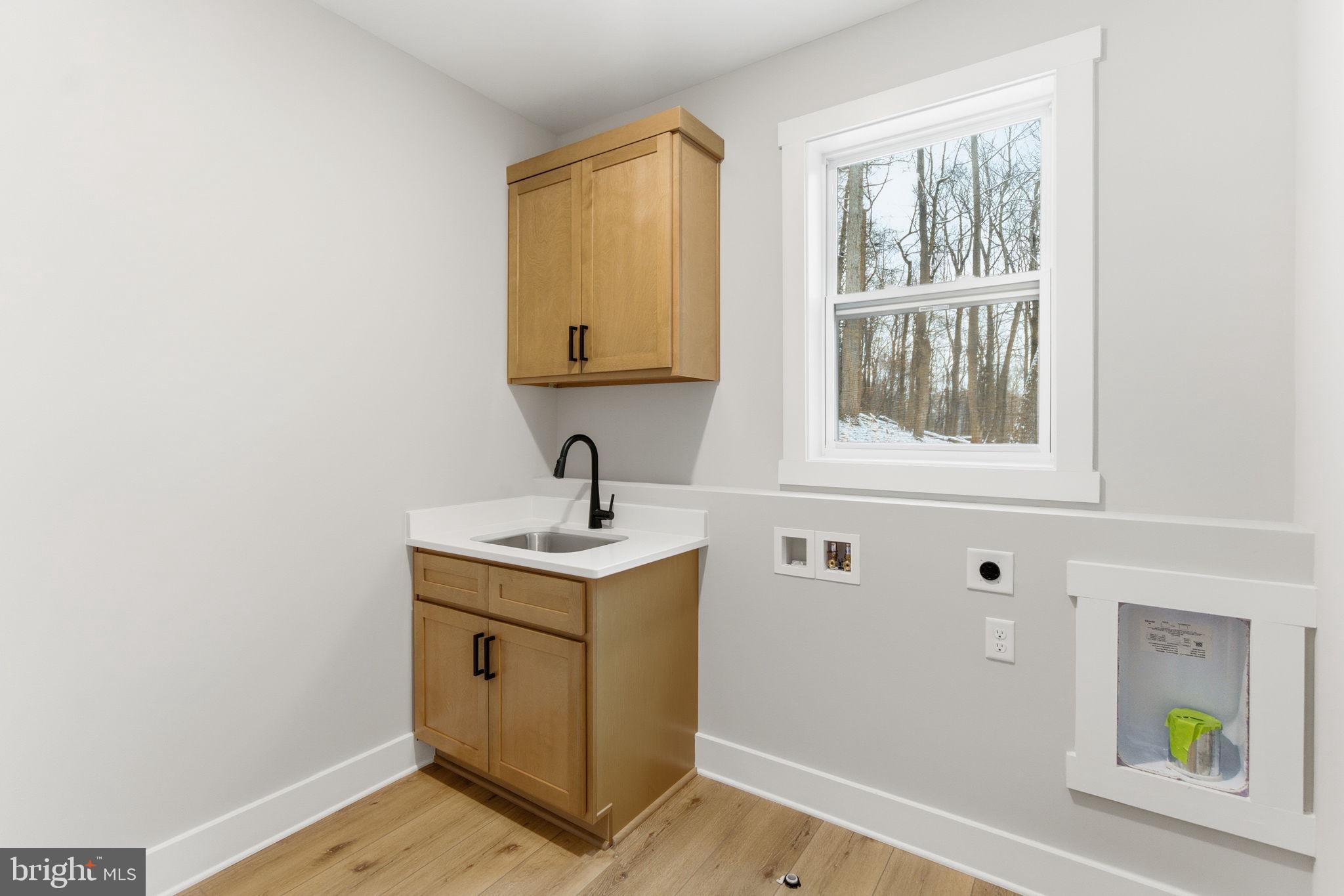 LAKE FOREST ESTATES - Residential