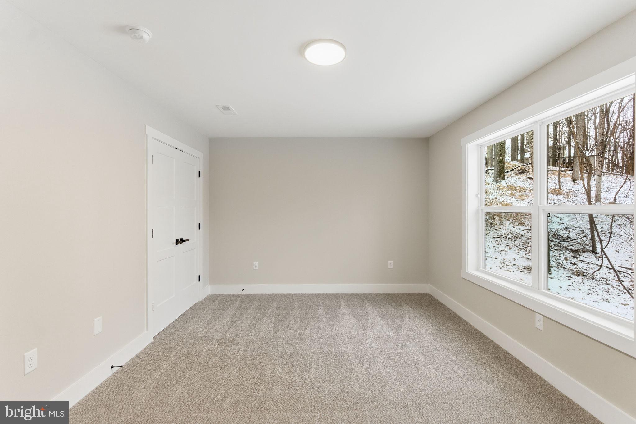 LAKE FOREST ESTATES - Residential