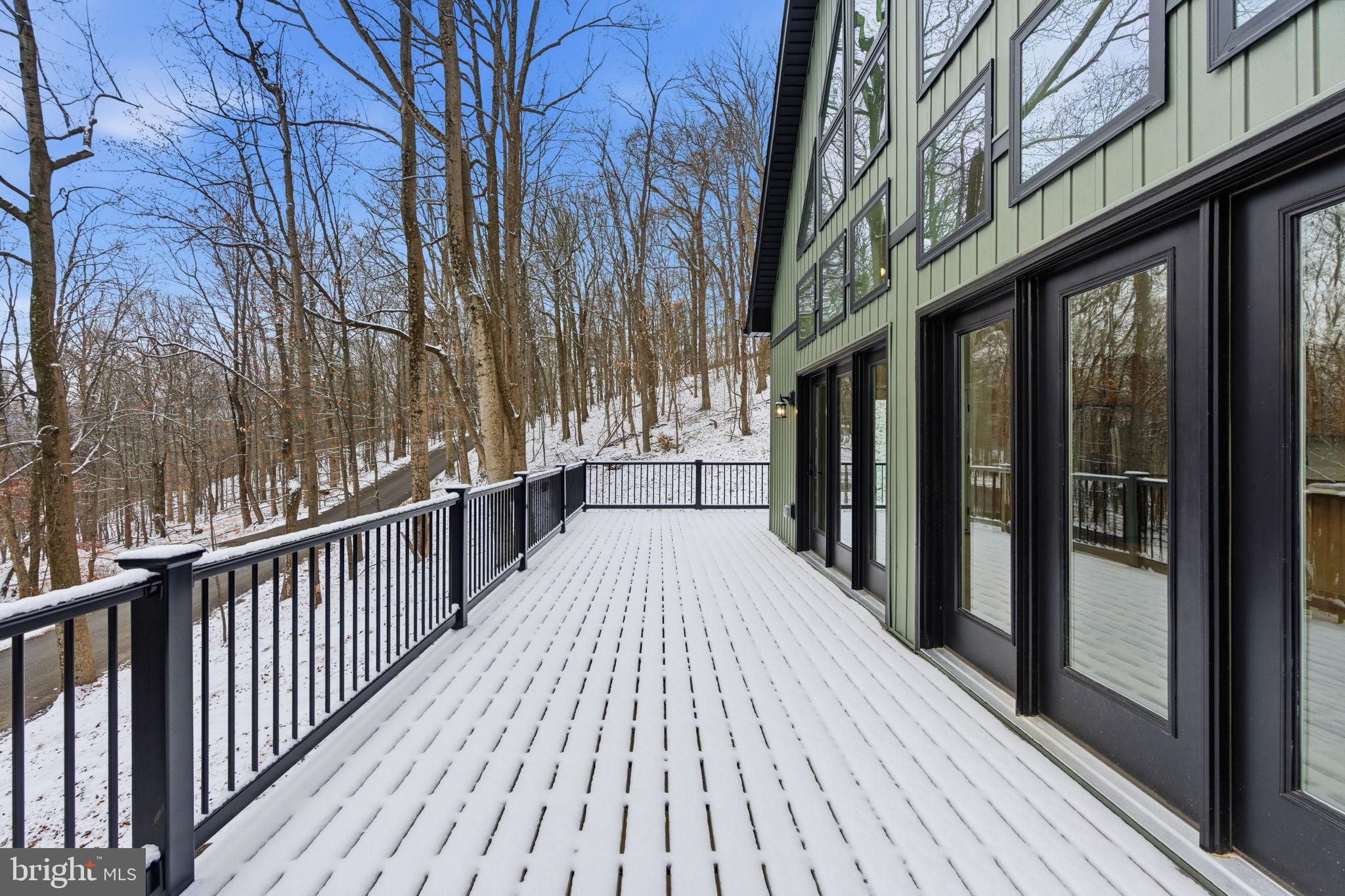 LAKE FOREST ESTATES - Residential