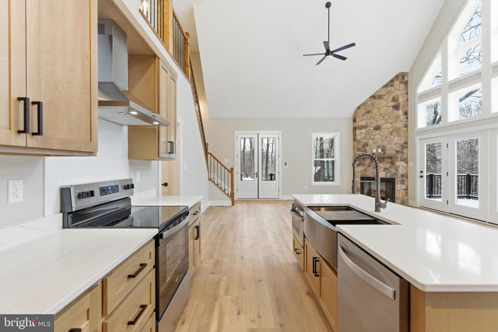 LAKE FOREST ESTATES - Residential