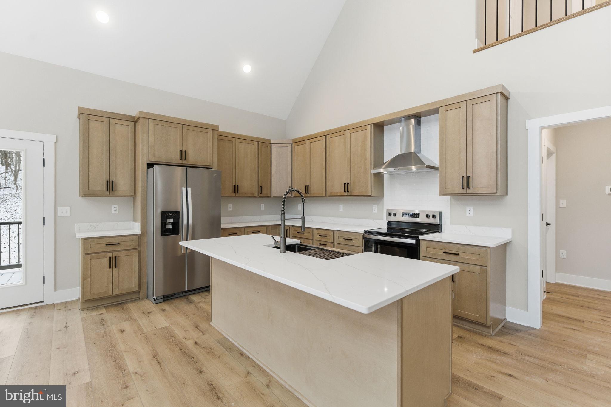 LAKE FOREST ESTATES - Residential