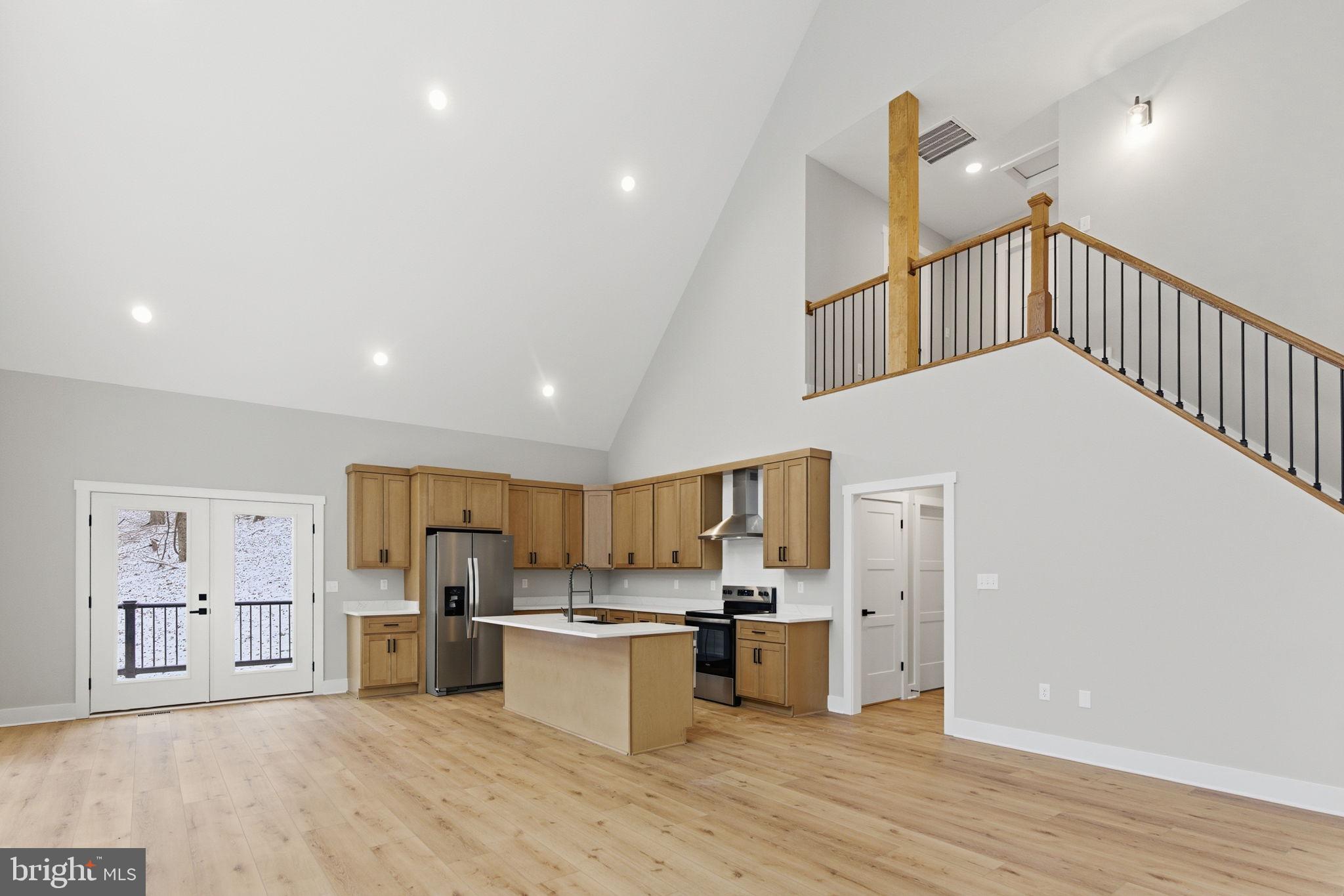 LAKE FOREST ESTATES - Residential