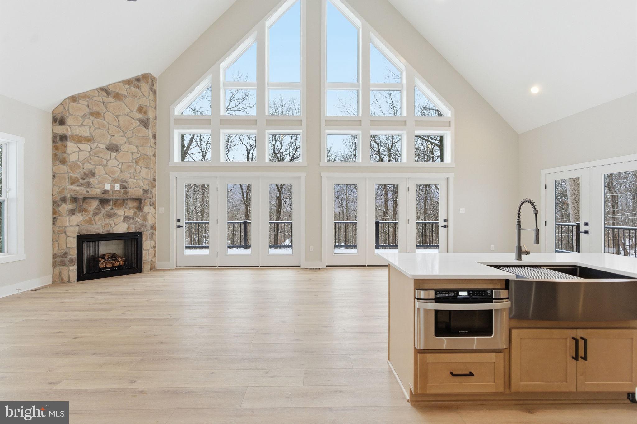 LAKE FOREST ESTATES - Residential