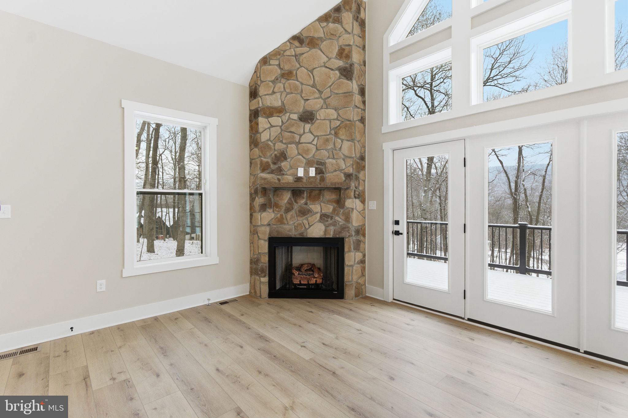 LAKE FOREST ESTATES - Residential