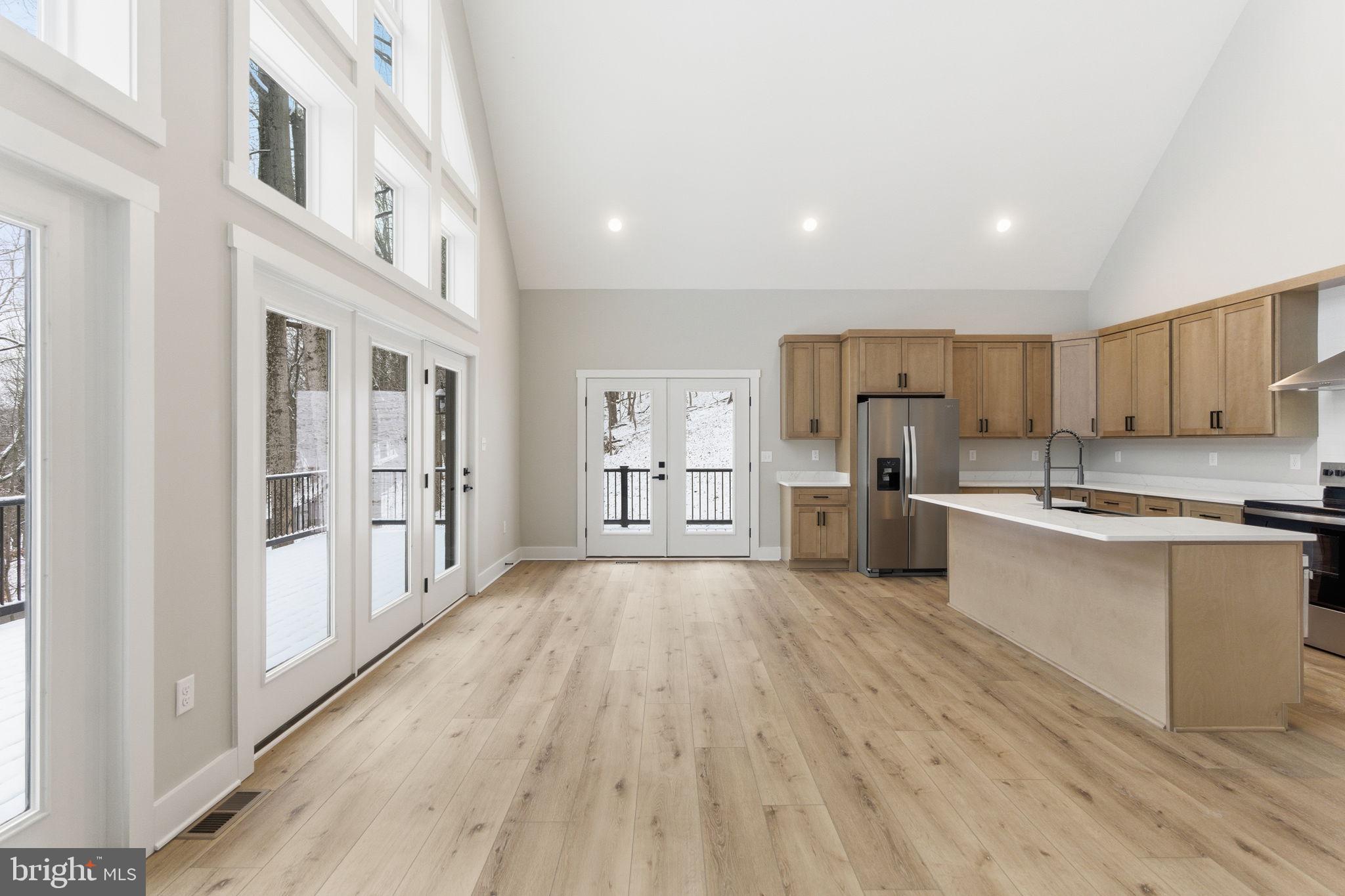 LAKE FOREST ESTATES - Residential