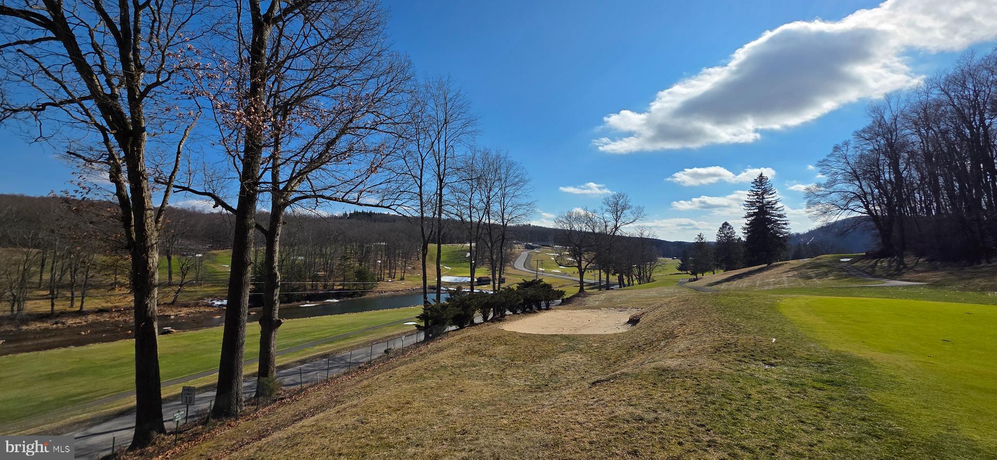 COUNTRY CLUB ACRES - Residential