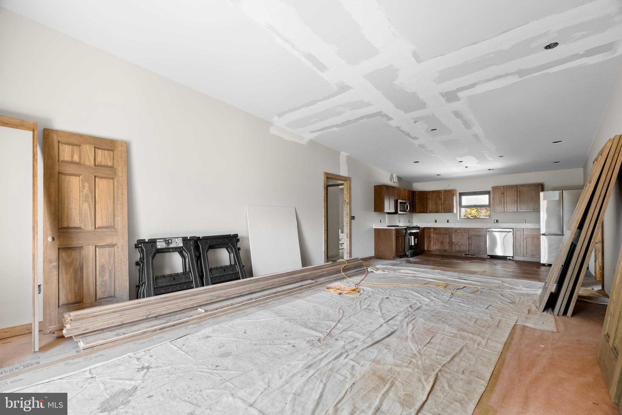 COUNTRY CLUB ACRES - Residential