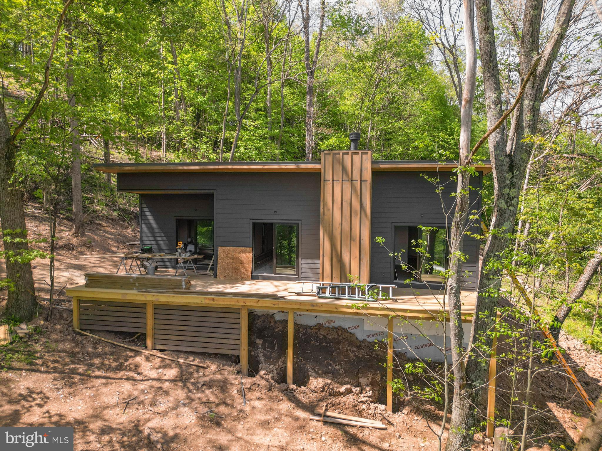 COUNTRY CLUB ACRES - Residential