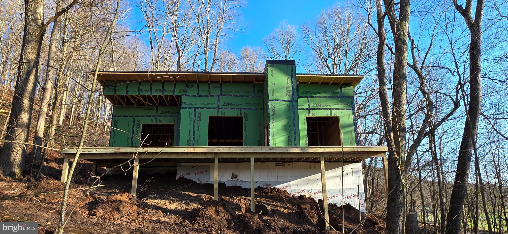 COUNTRY CLUB ACRES - Residential