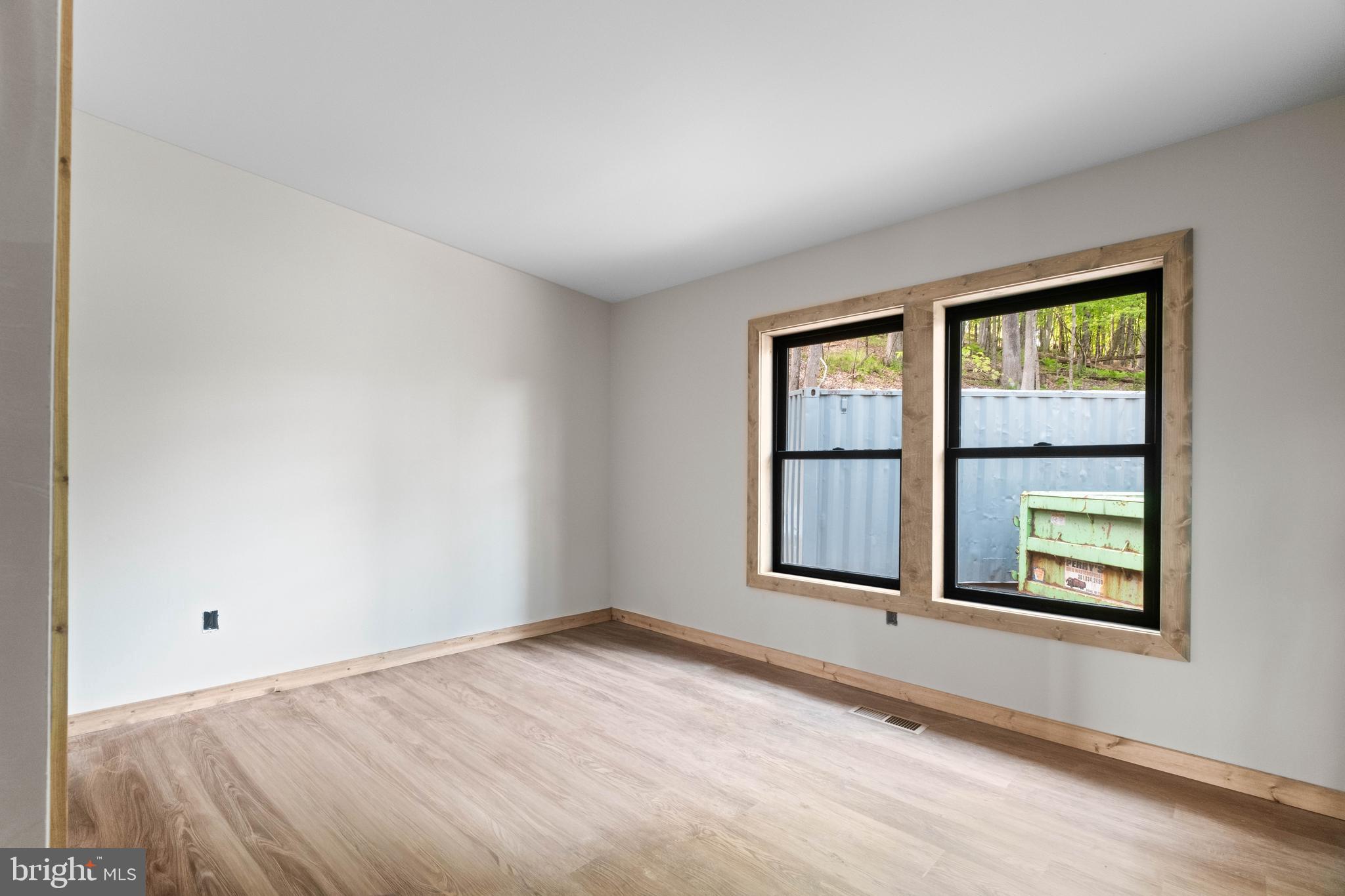 COUNTRY CLUB ACRES - Residential