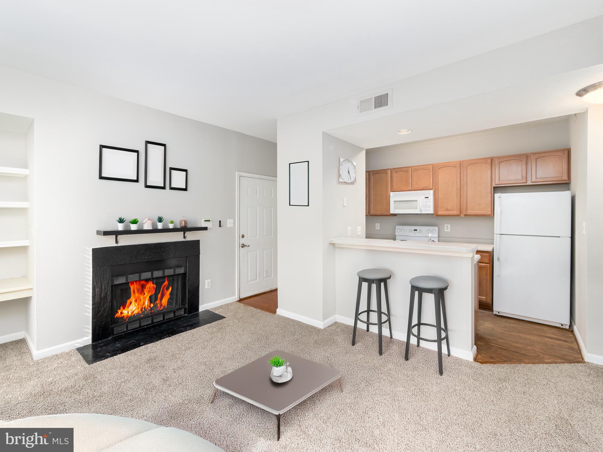 PENDERBROOK SQUARE CONDOMINIUMS - Residential