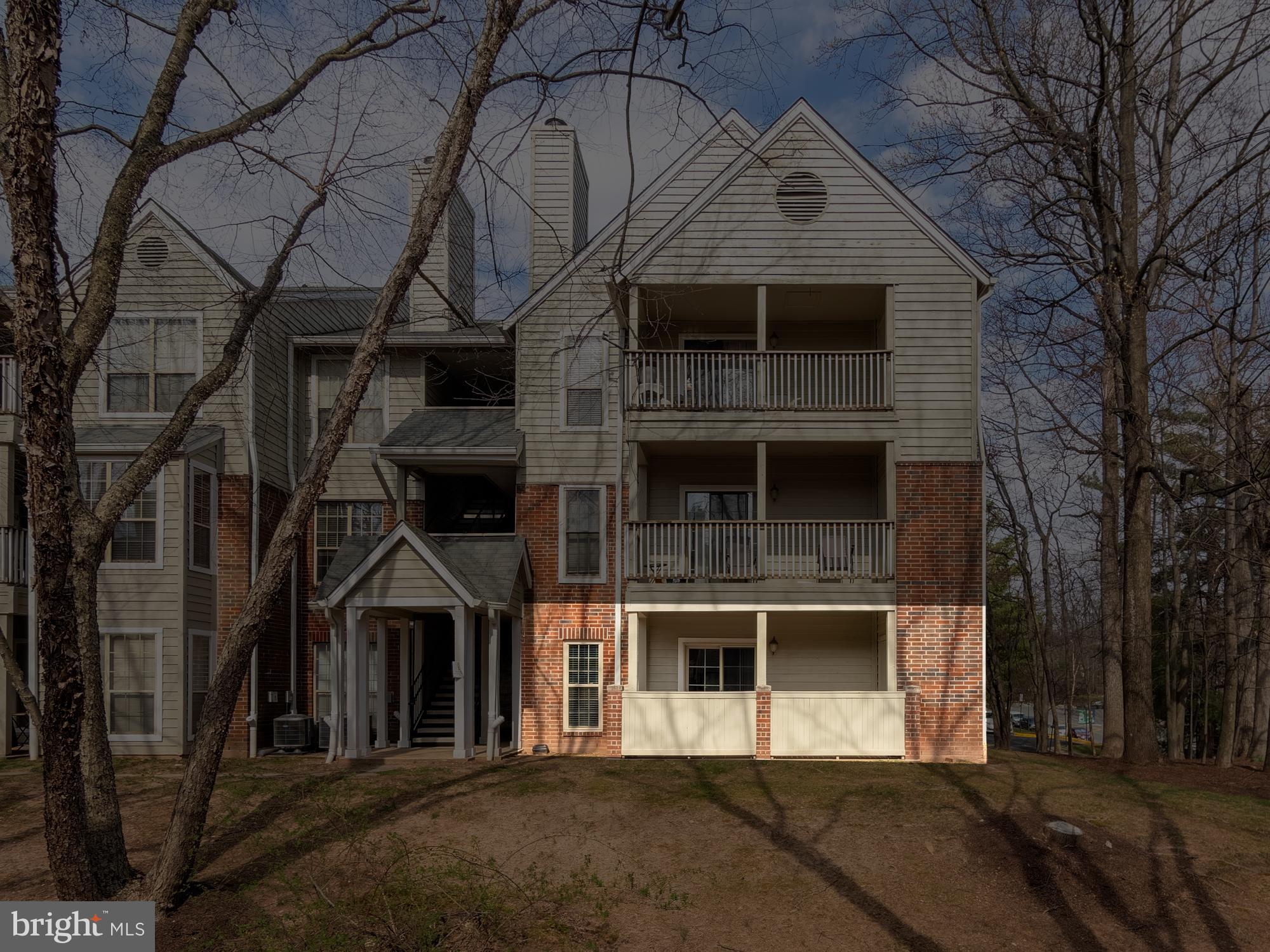 PENDERBROOK SQUARE CONDOMINIUMS - Residential