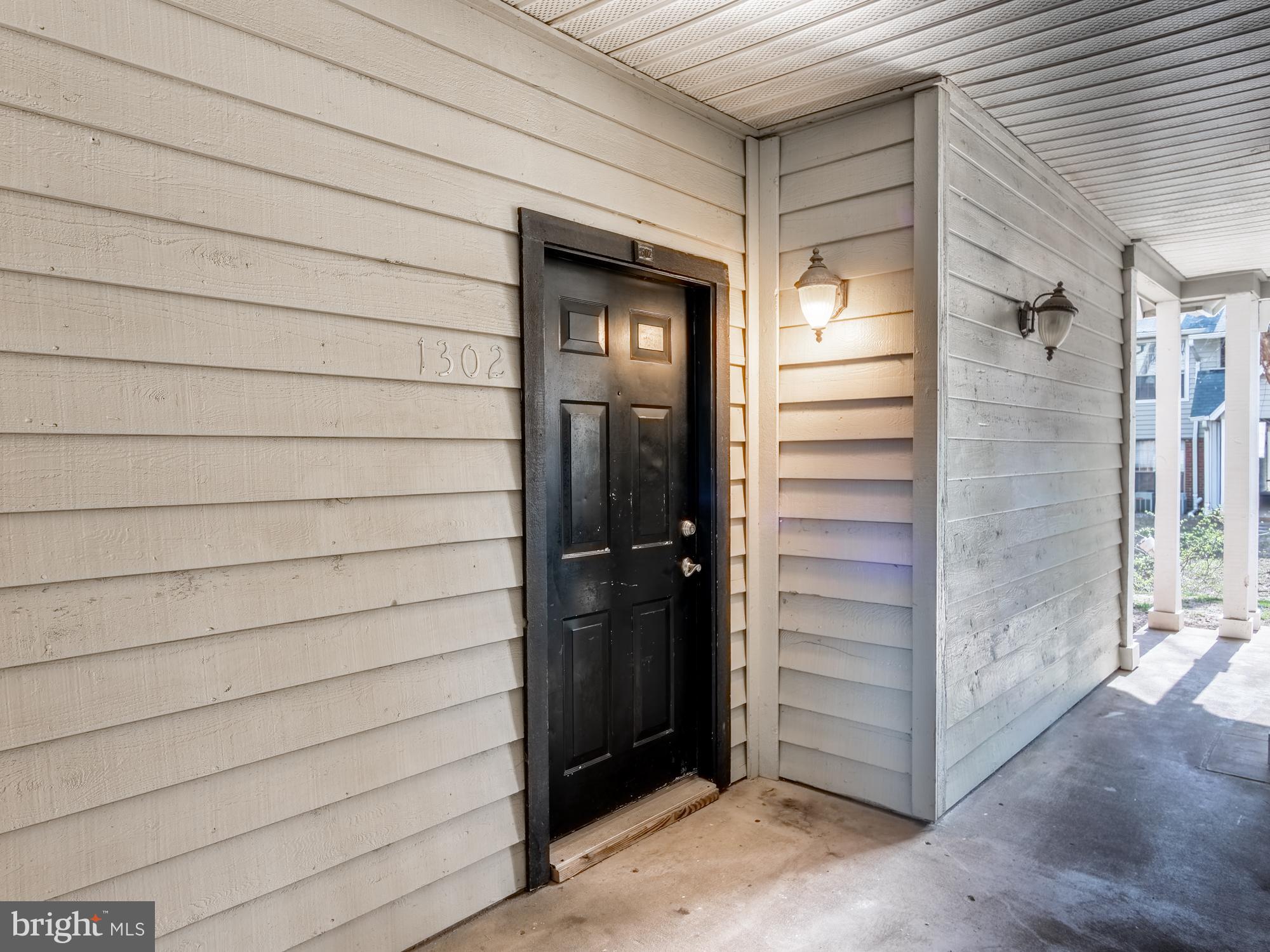 PENDERBROOK SQUARE CONDOMINIUMS - Residential