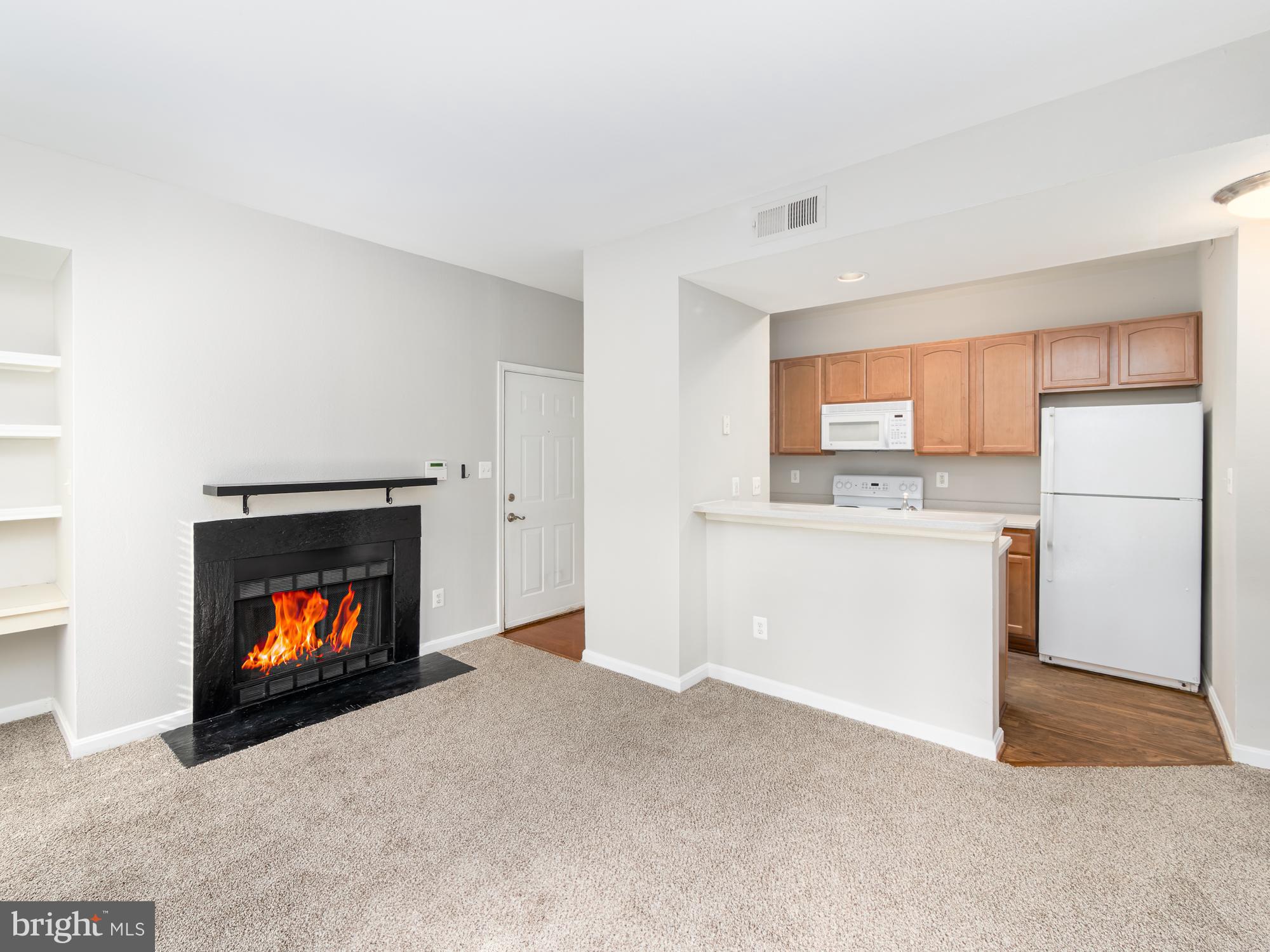 PENDERBROOK SQUARE CONDOMINIUMS - Residential