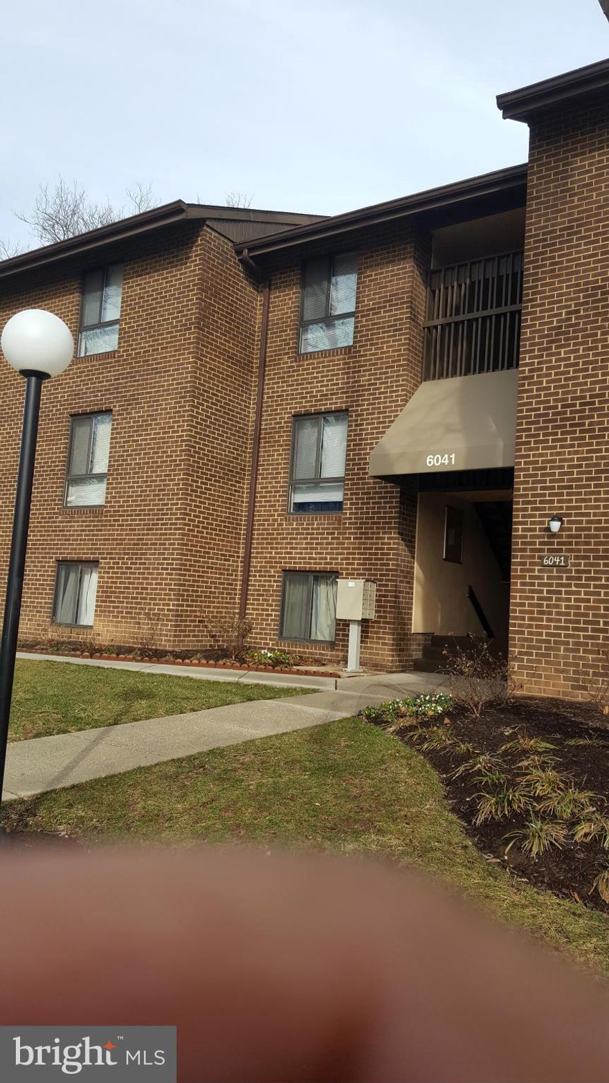 3 bed Rooms. 2 Full Baths. Large Living Room , Baloney. Outside storage closet .Coin operated Laundry in the Building.