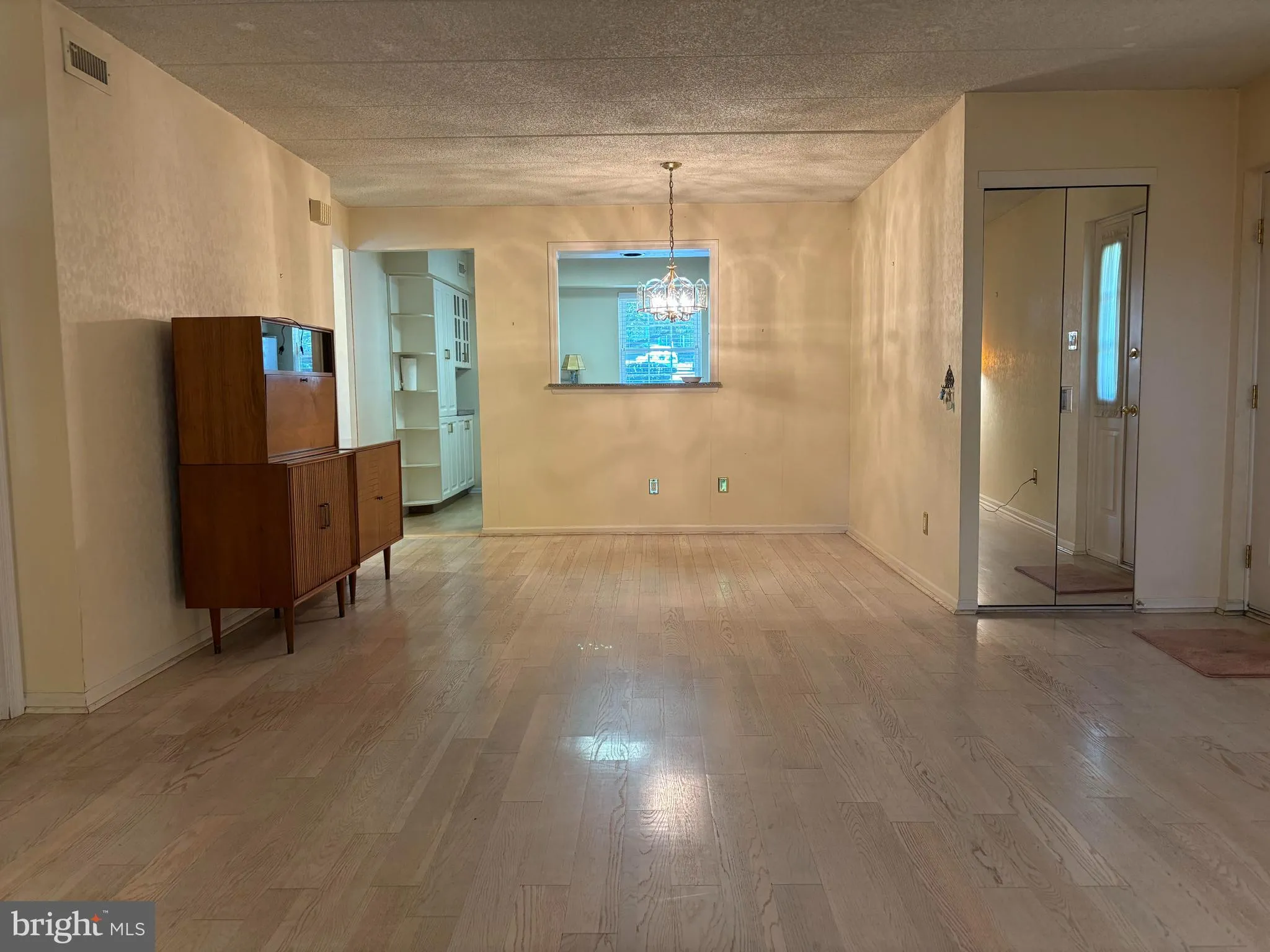 Elkins Park, Pennsylvania 19027, United States, 2 Bedrooms Bedrooms, ,2 BathroomsBathrooms,Residential,Active,192704