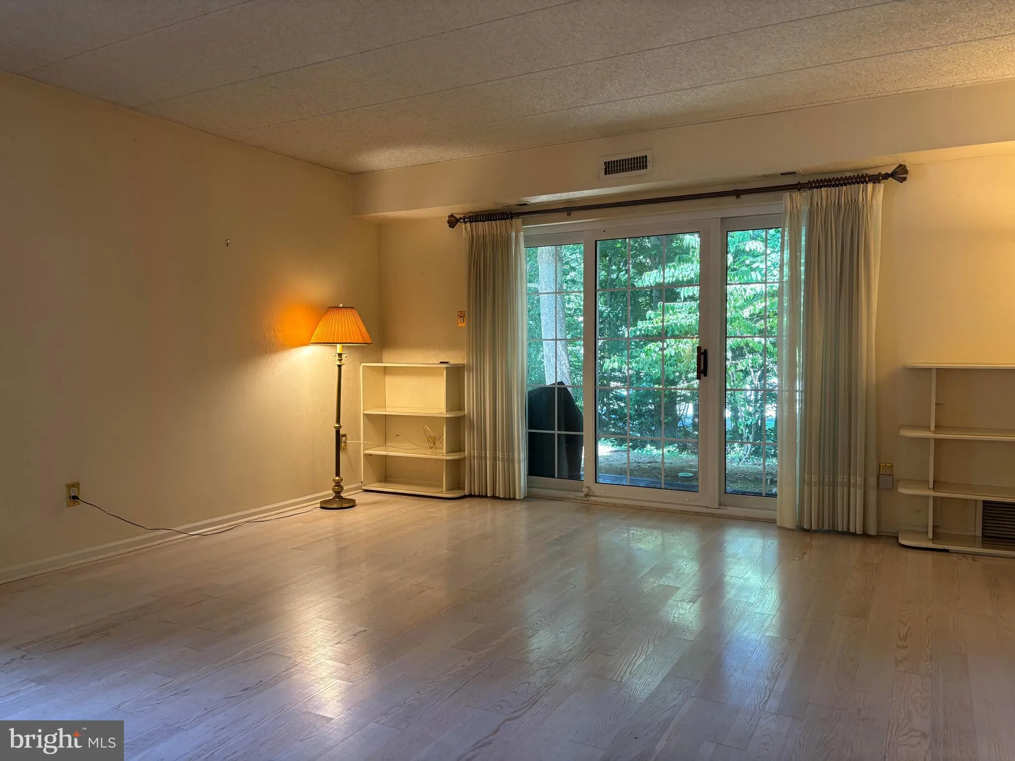 Elkins Park, Pennsylvania 19027, United States, 2 Bedrooms Bedrooms, ,2 BathroomsBathrooms,Residential,Active,192704