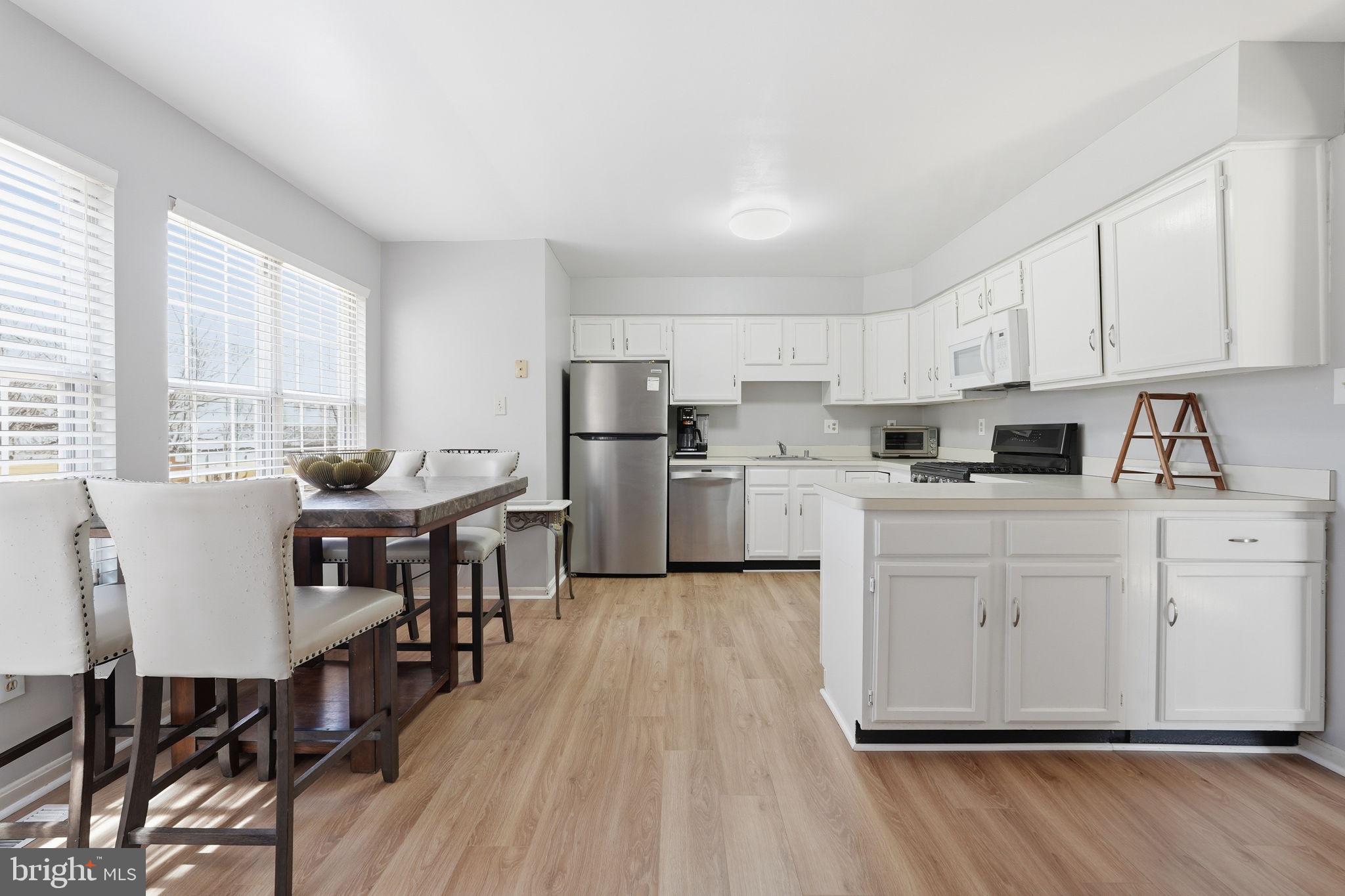 MIRROR RIDGE - Residential