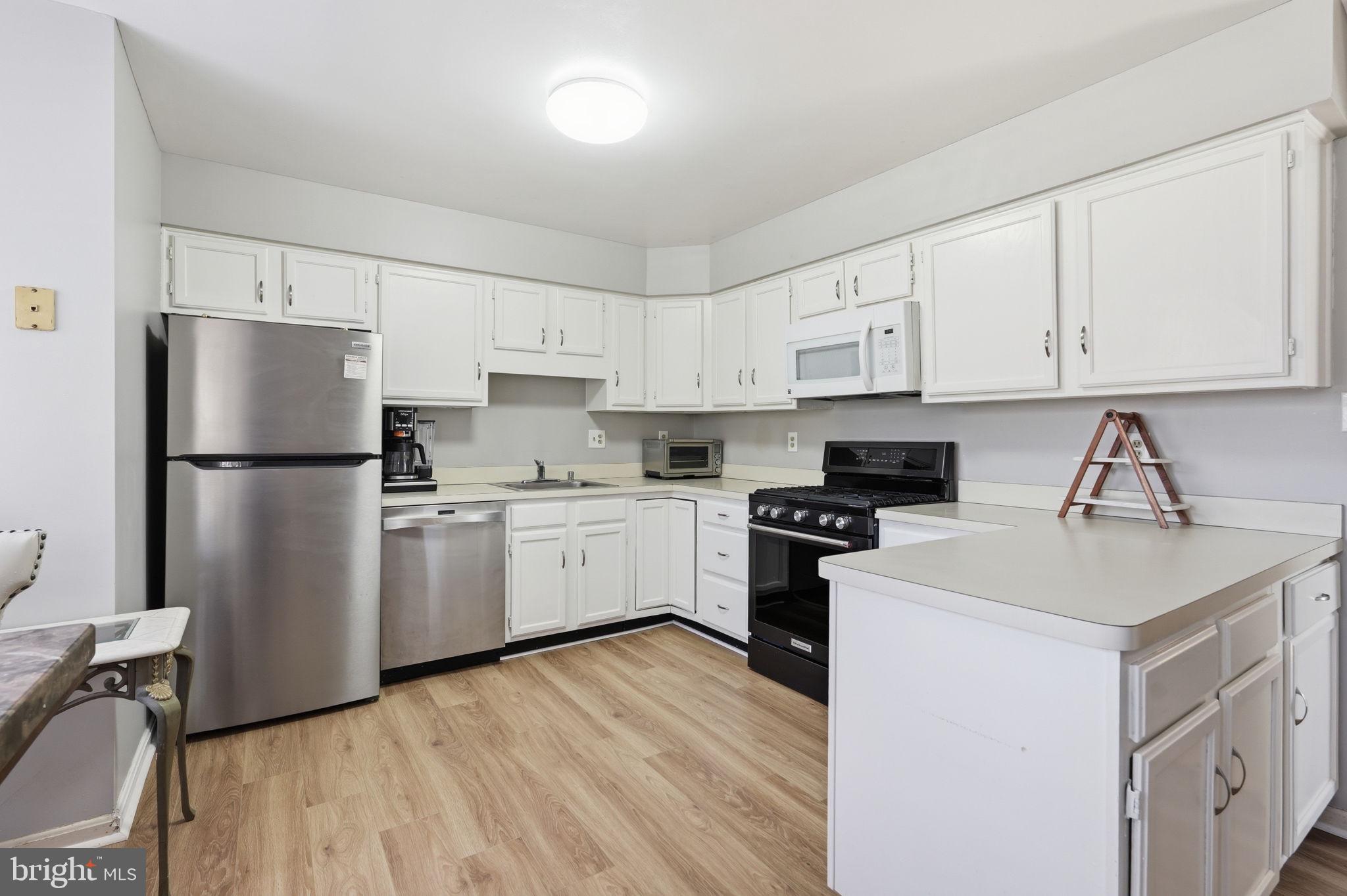 MIRROR RIDGE - Residential