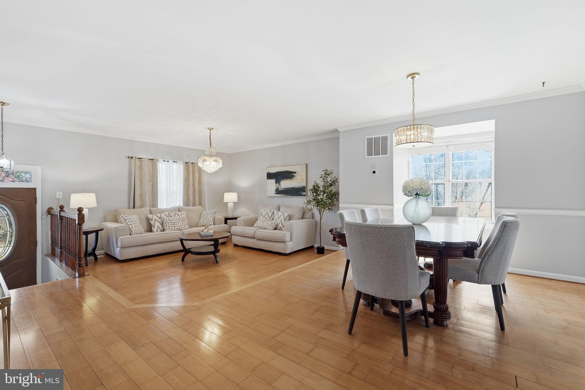 MIRROR RIDGE - Residential