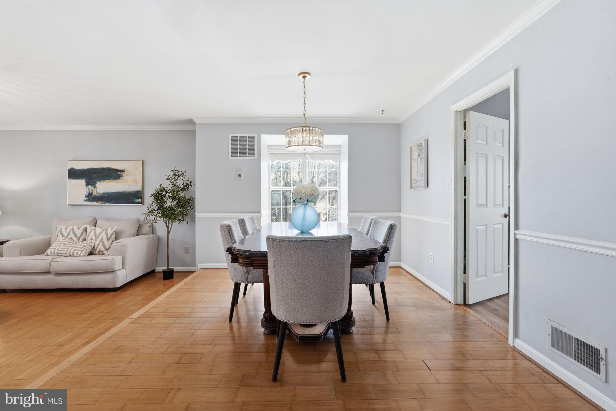 MIRROR RIDGE - Residential