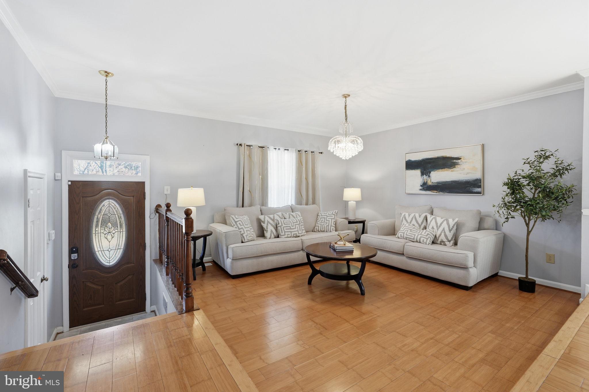 MIRROR RIDGE - Residential