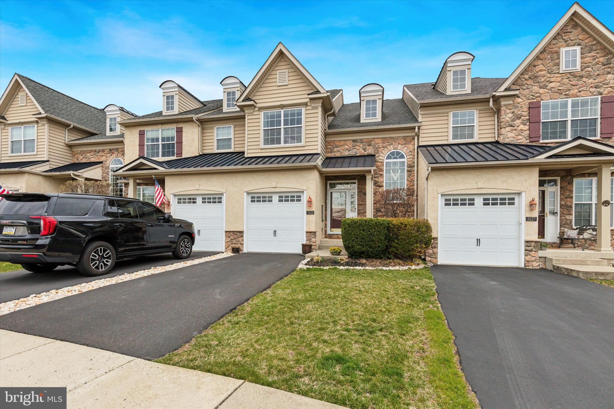 Welcome to this spacious 3-bedroom, 2 full and 2 half-bath townhome located in the desirable Heritage Center community of Furlong, PA—just minutes from the heart of Doylestown. This beautifully maintained home offers modern living with updated appliances, a finished basement, a one-car garage, and a private deck ideal for grilling and outdoor entertaining.
Residents of Heritage Center enjoy access to a full gym, clubhouse, tennis courts, and multiple green spaces for recreation and relaxation. Located in the highly regarded Central Bucks School District, this home offers the perfect blend of comfort, convenience, and community.