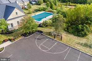 TH AT HERITAGE CNTR - Residential Lease