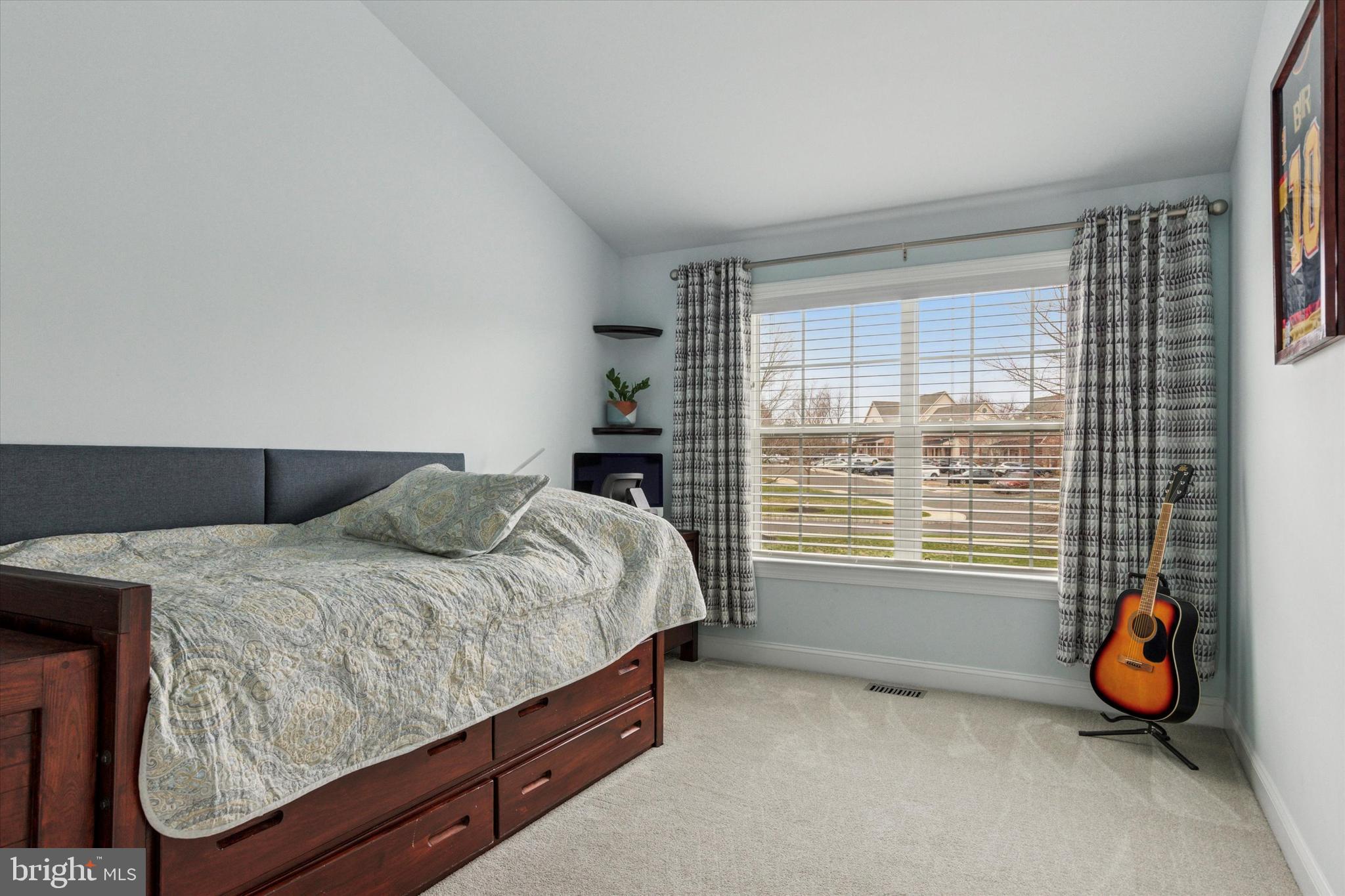 TH AT HERITAGE CNTR - Residential Lease