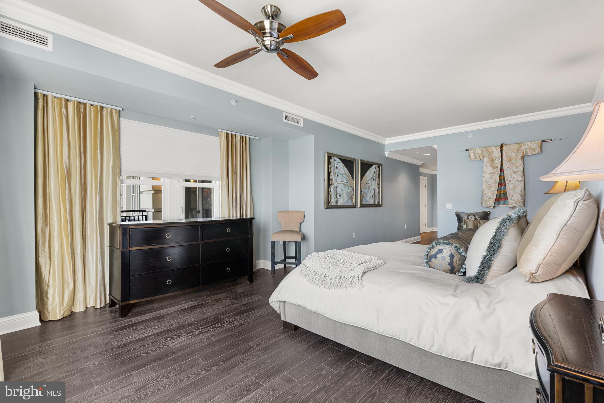 THE RITZ-CARLTON RESIDENCES - Residential