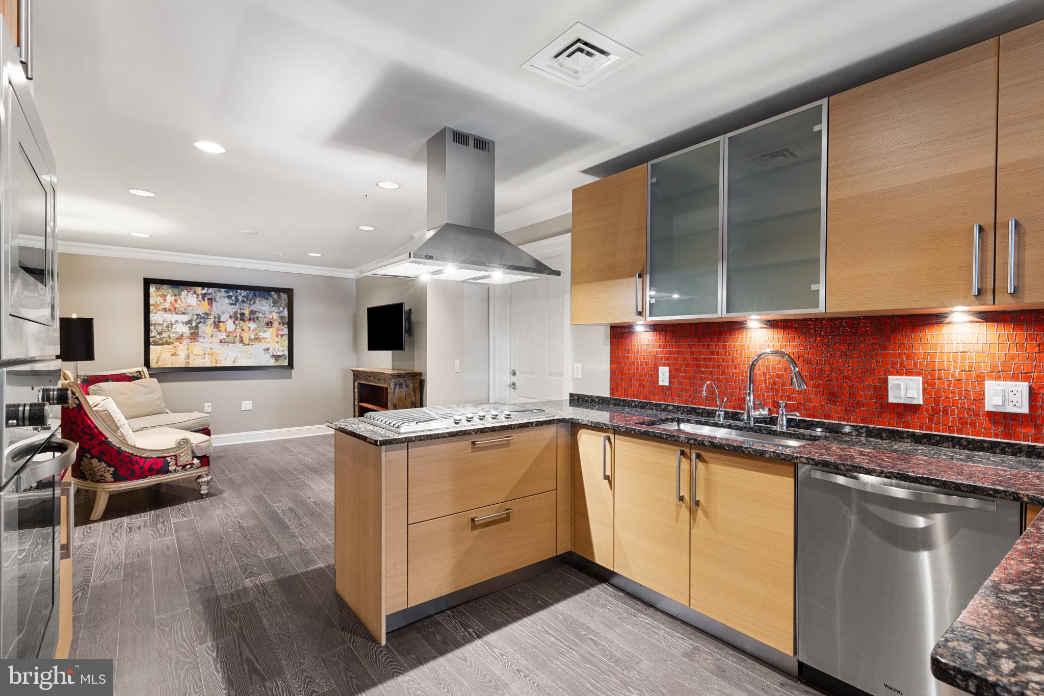 THE RITZ-CARLTON RESIDENCES - Residential