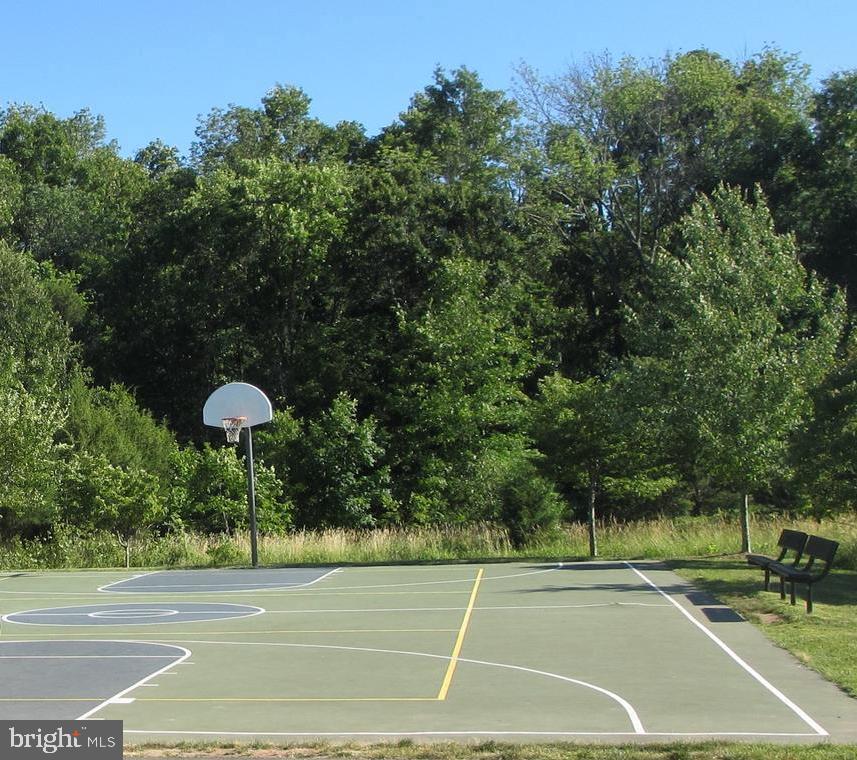 LOUDOUN PARKWAY CENTER - Residential Lease