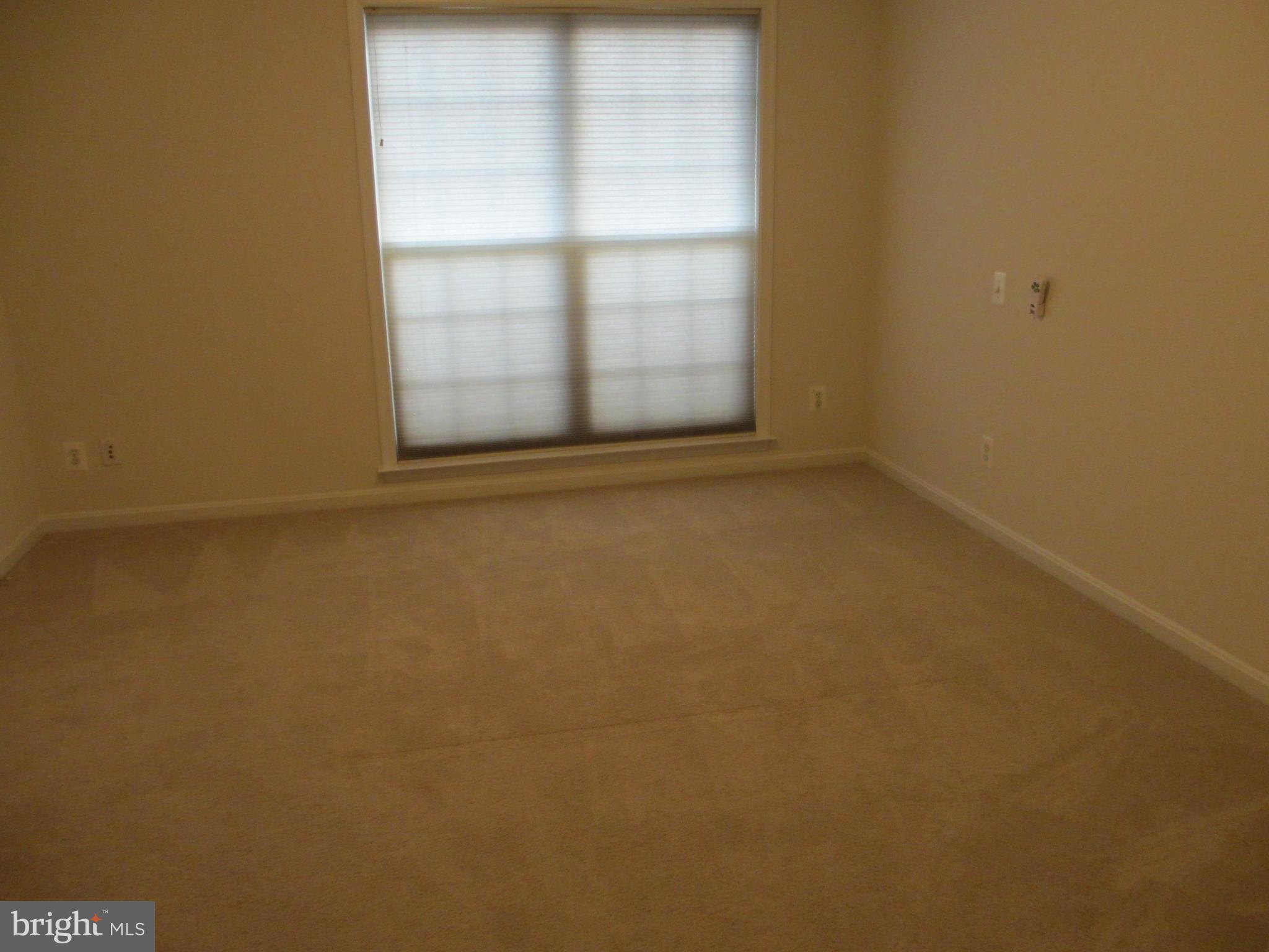 LOUDOUN PARKWAY CENTER - Residential Lease