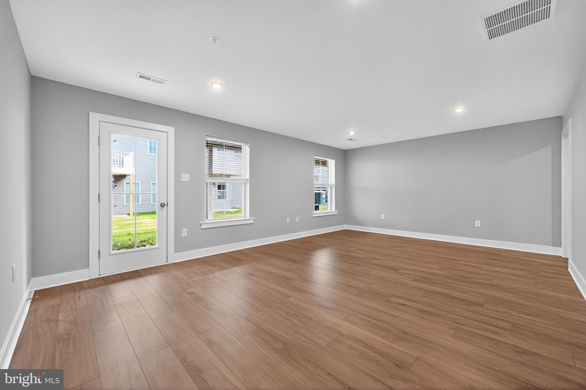 STERLING WALK - Residential Lease