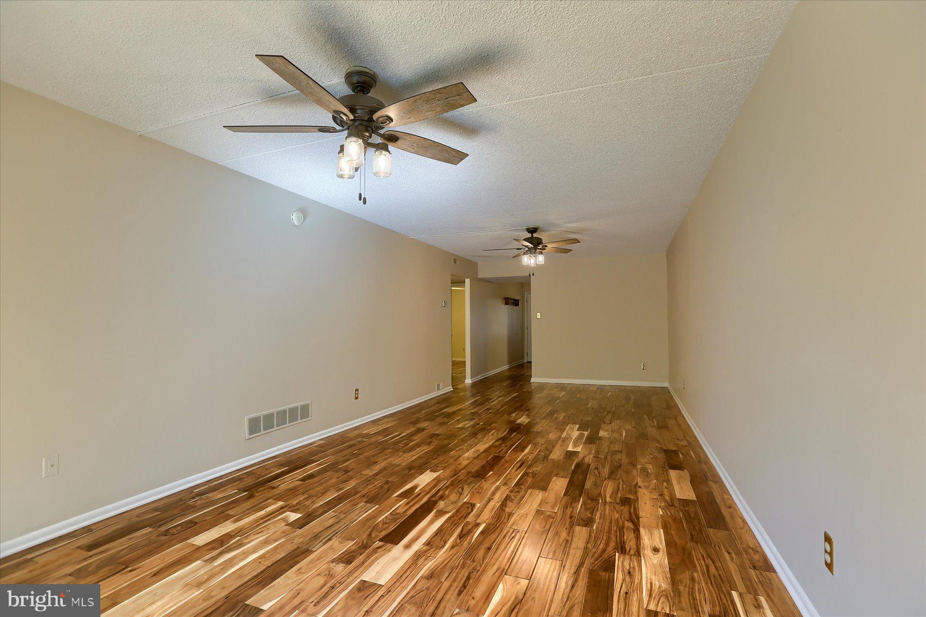 SUMMIT HOUSE - Residential
