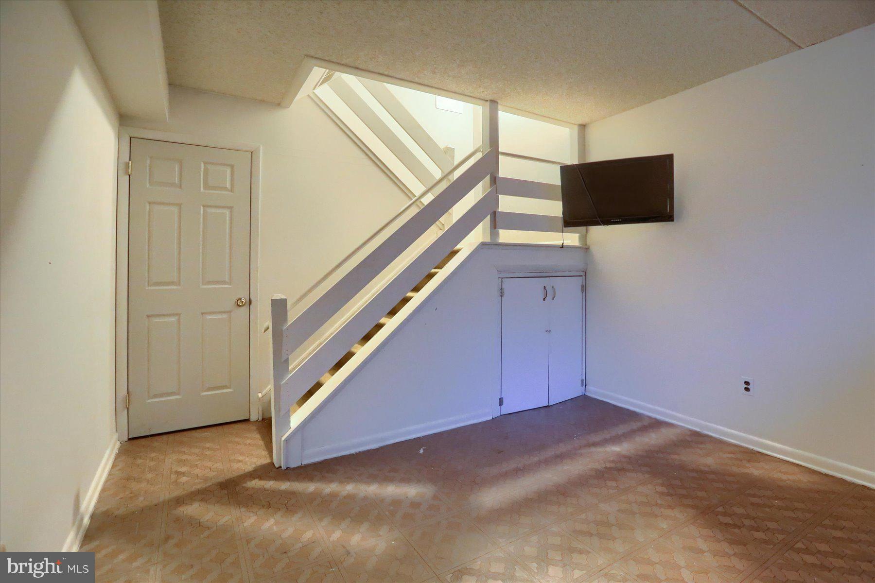 SUMMIT HOUSE - Residential
