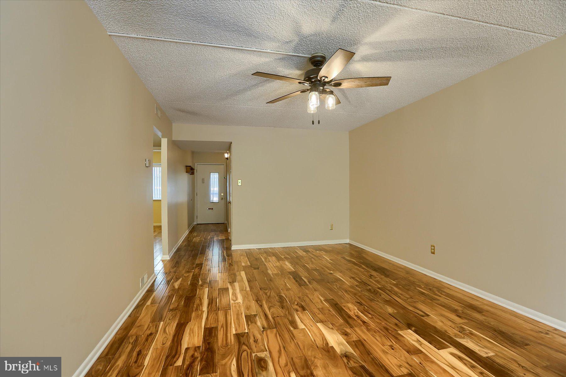 SUMMIT HOUSE - Residential