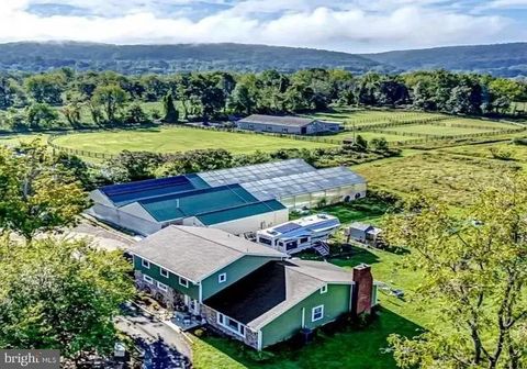 Homes For Sale - 70 Mackenzie Road<br/> Hunterdon County, HAMPTON, NJ 08827