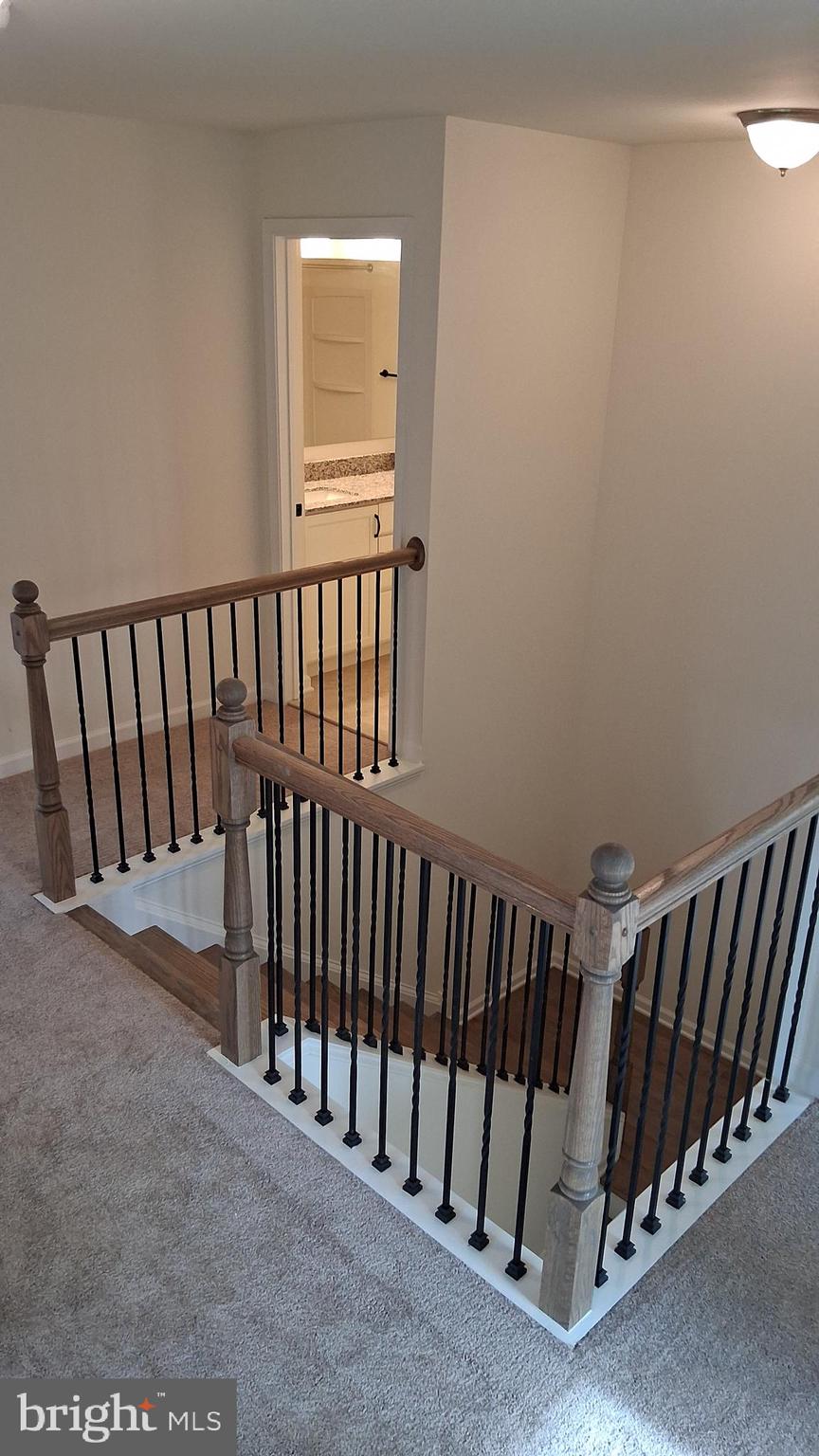 1736 LORD TENNYSON PLACE