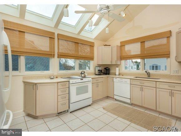 SEA GATE VILLAGE - Residential