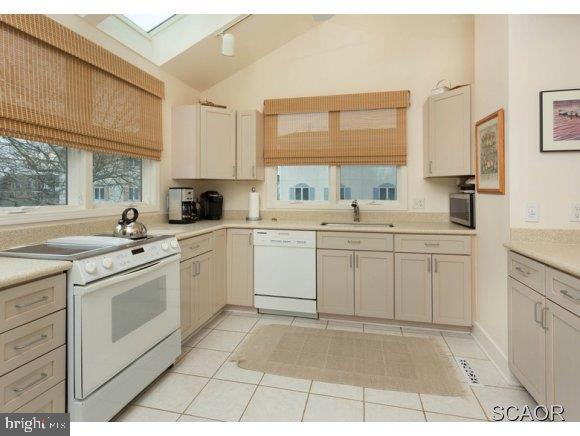 SEA GATE VILLAGE - Residential