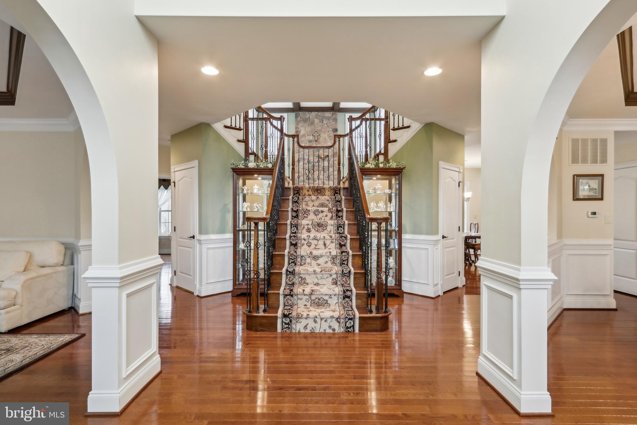 407 ARCADIA WAY